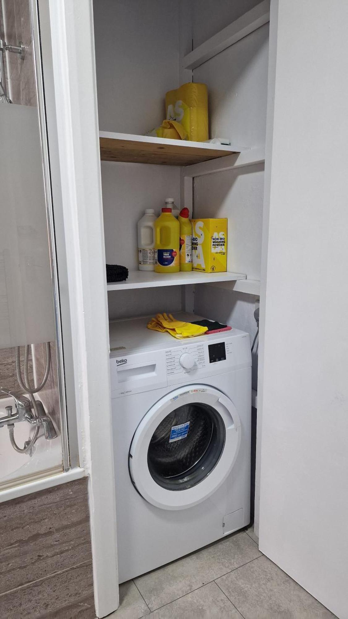 Luxury With Large Garden Apartment London